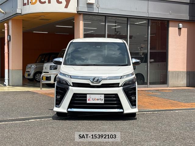 Toyota VOXY 2019-05 8285413-12