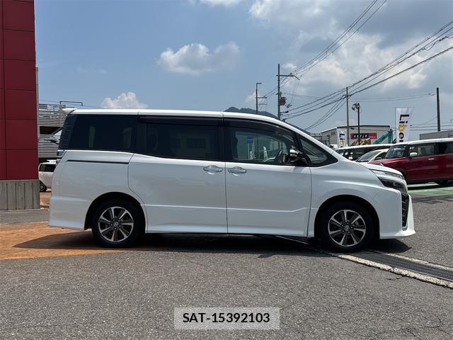 Toyota VOXY 2019-05 8285413-14