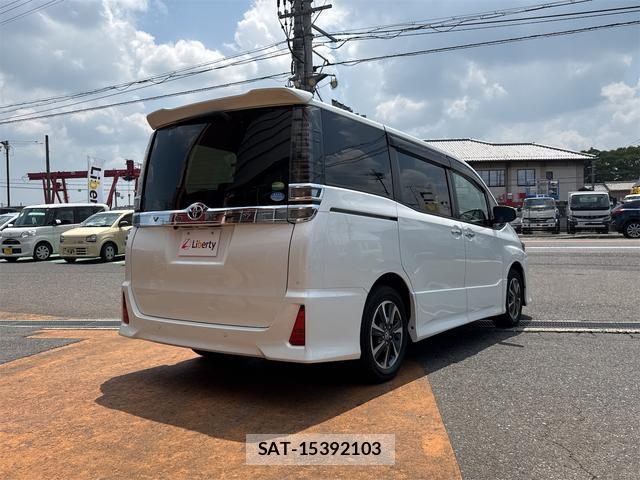 Toyota VOXY 2019-05 8285413-15