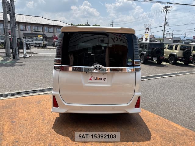 Toyota VOXY 2019-05 8285413-16