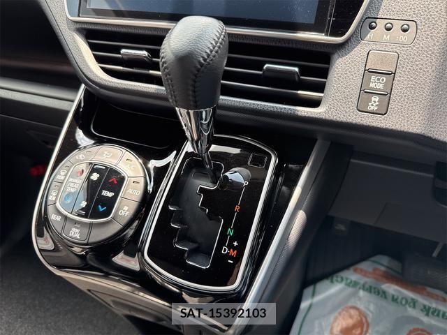 Toyota VOXY 2019-05 8285413-5