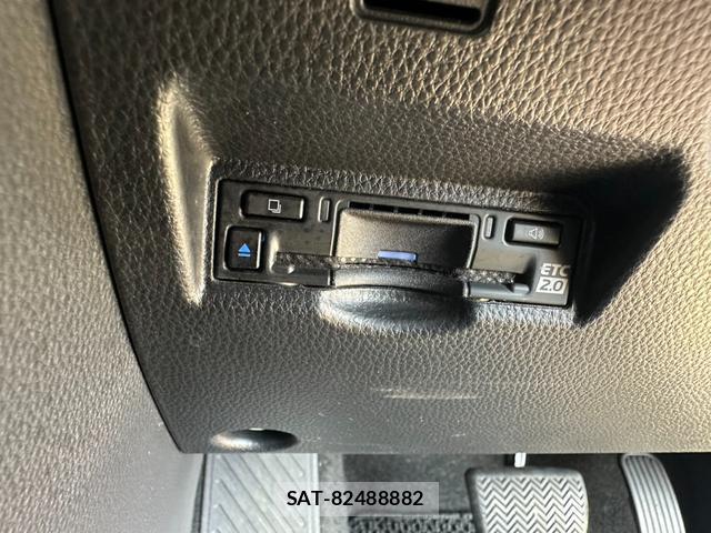 Toyota VOXY 2024-04 8285450-15