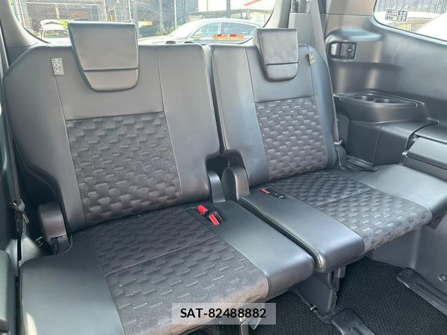 Toyota VOXY 2024-04 8285450-16