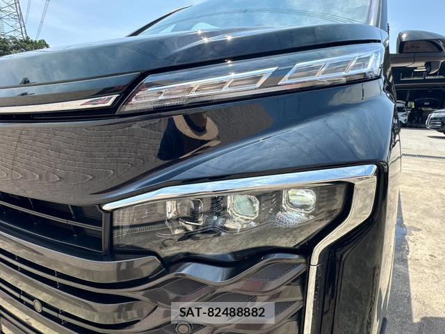 Toyota VOXY 2024-04 8285450-17
