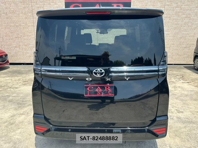 Toyota VOXY 2024-04 8285450-18