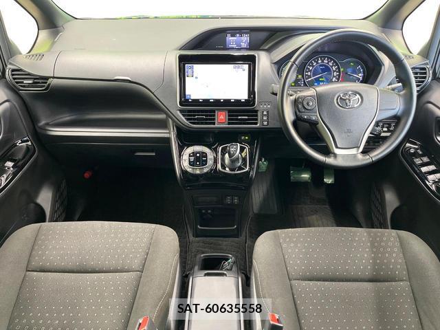 Toyota VOXY 2020-01 8285458-1