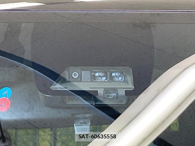 Toyota VOXY 2020-01 8285458-2