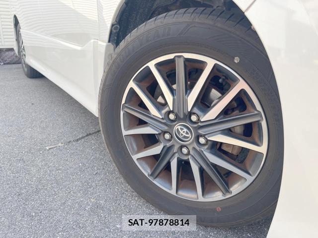 Toyota VOXY 2016-09 8285491-12