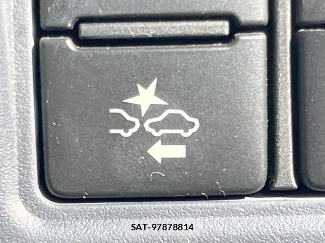 Toyota VOXY 2016-09 8285491-5
