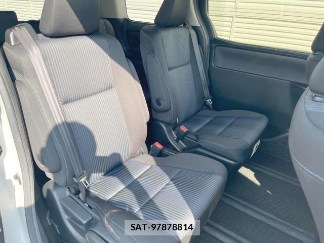 Toyota VOXY 2016-09 8285491-7