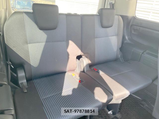 Toyota VOXY 2016-09 8285491-8