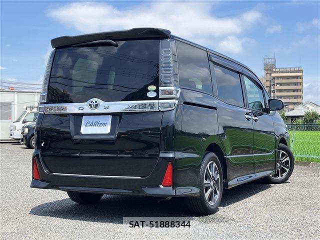 Toyota VOXY 2018-07 8285843-1
