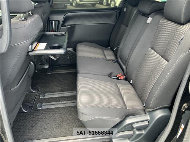 Toyota VOXY 2018-07 8285843-10