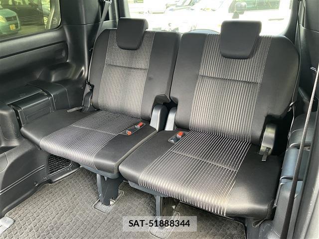 Toyota VOXY 2018-07 8285843-11