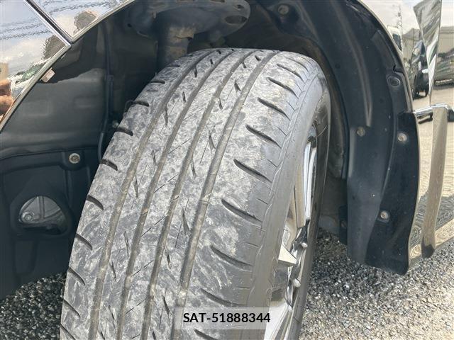 Toyota VOXY 2018-07 8285843-18