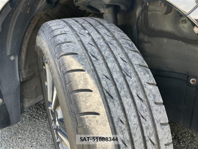 Toyota VOXY 2018-07 8285843-19