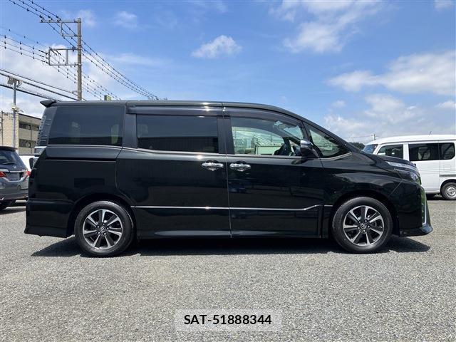 Toyota VOXY 2018-07 8285843-2