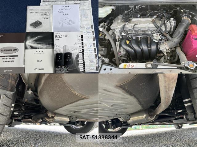 Toyota VOXY 2018-07 8285843-7
