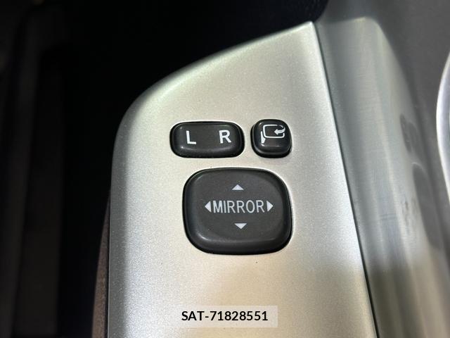 Toyota VOXY 2011-07 8285859-10