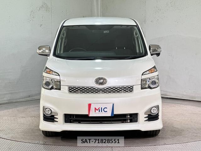 Toyota VOXY 2011-07 8285859-11