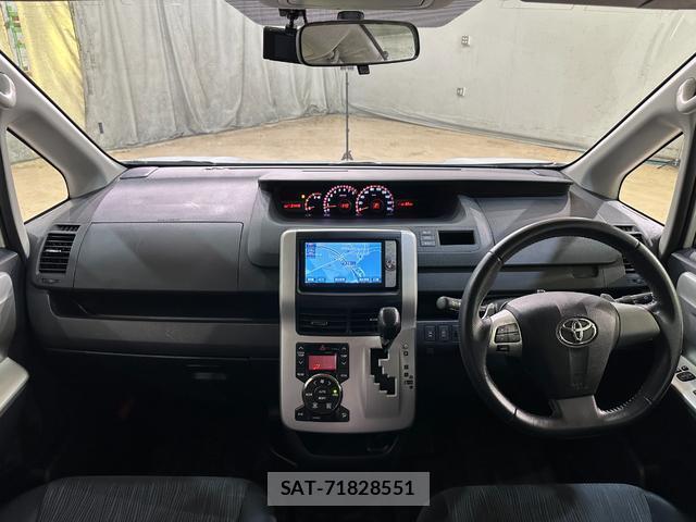 Toyota VOXY 2011-07 8285859-5