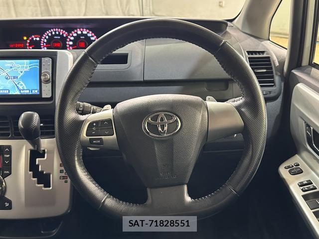 Toyota VOXY 2011-07 8285859-6