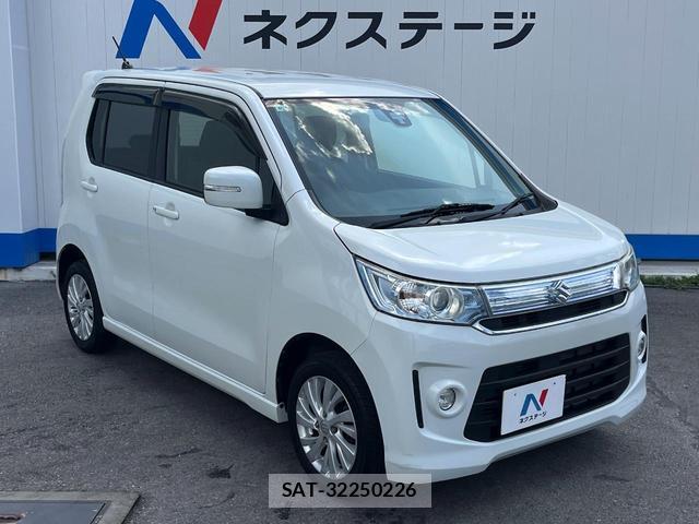 Suzuki WAGON R 2015-12 8279586-16