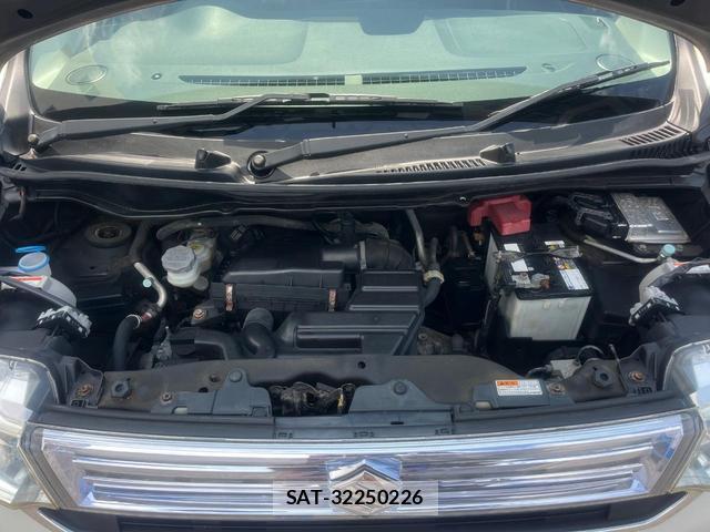 Suzuki WAGON R 2015-12 8279586-18