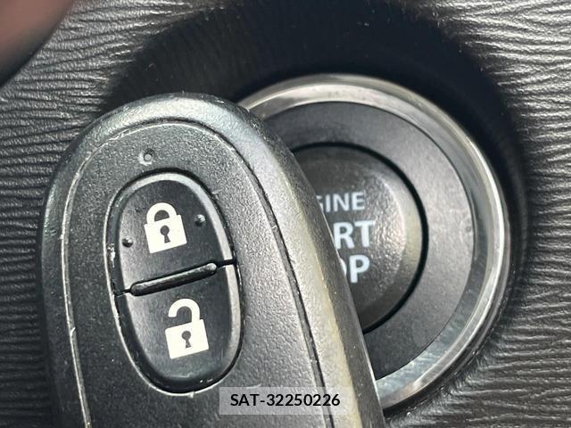 Suzuki WAGON R 2015-12 8279586-6