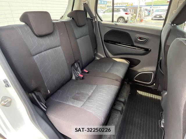 Suzuki WAGON R 2015-12 8279586-9