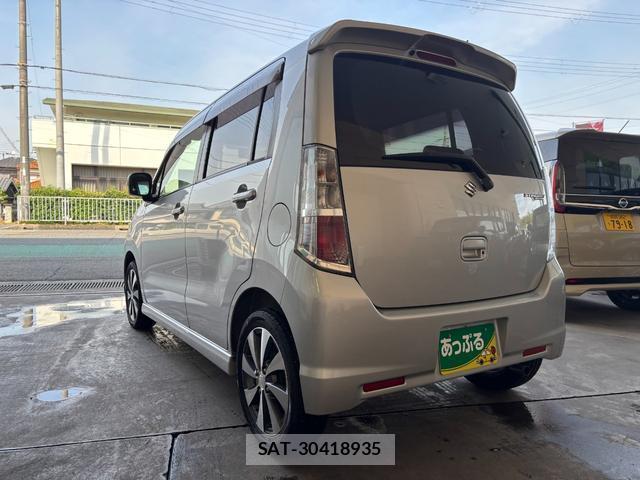 Suzuki WAGON R 2011-11 8283376-8