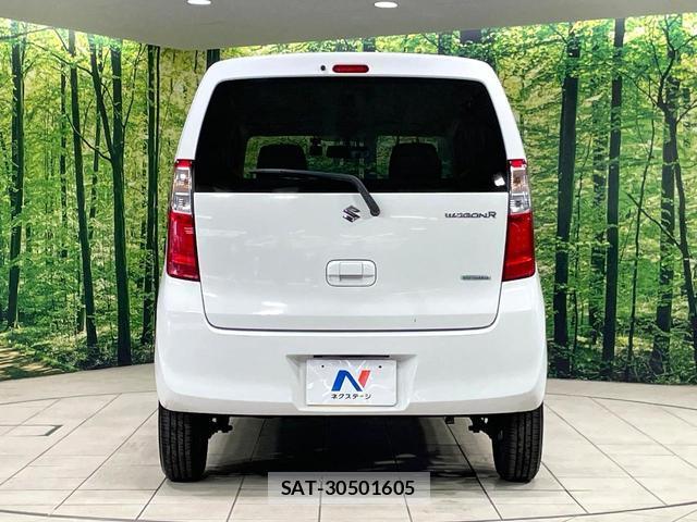 Suzuki WAGON R 2015-01 8281802-14