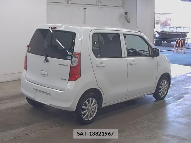 Suzuki WAGON R 2013-06 8284792-1
