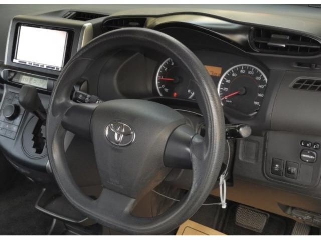 Toyota WISH 2013-04 8278524-2