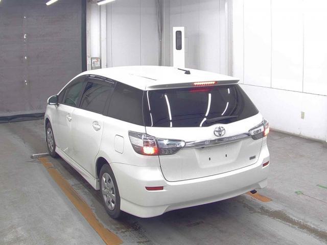 Toyota WISH 2013-04 8278524-4