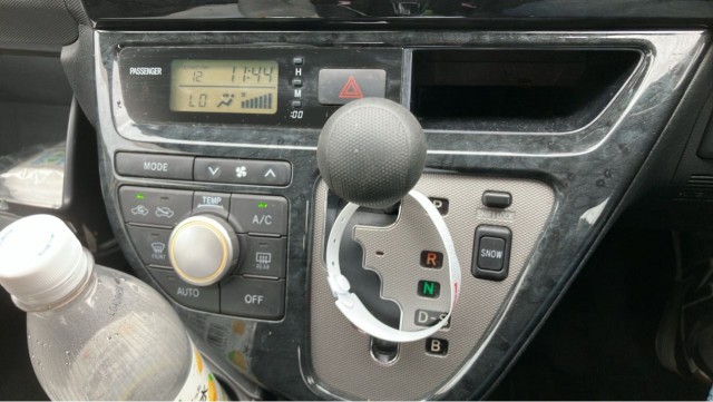 Toyota WISH 2006-03 8280760-13