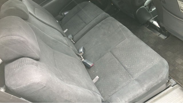 Toyota WISH 2006-03 8280760-5