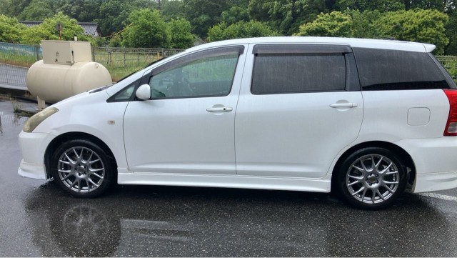 Toyota WISH 2006-03 8280760-9