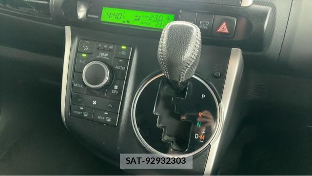Toyota WISH 2011-05 8282497-14