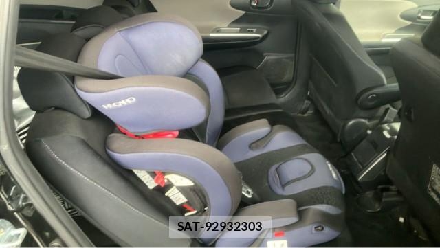 Toyota WISH 2011-05 8282497-6