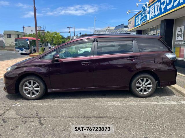 Toyota WISH 2013-06 8282552-3