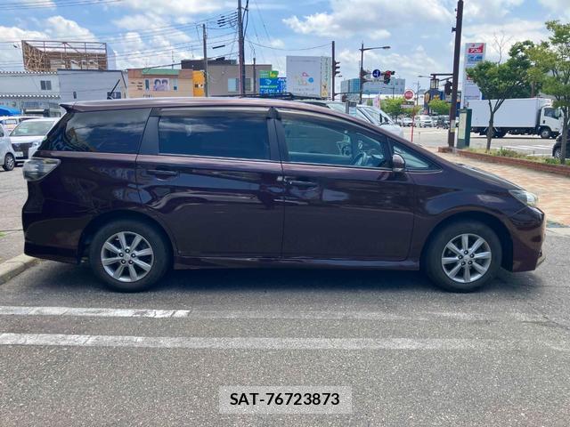 Toyota WISH 2013-06 8282552-4