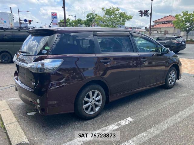 Toyota WISH 2013-06 8282552-7