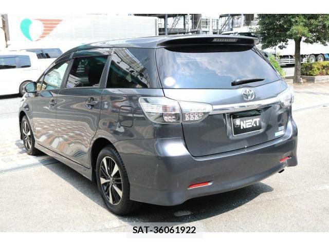 Toyota WISH 2012-05 8282877-9