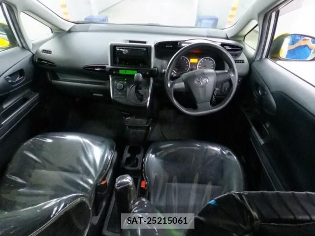 Toyota WISH 2016-06 8283892-2