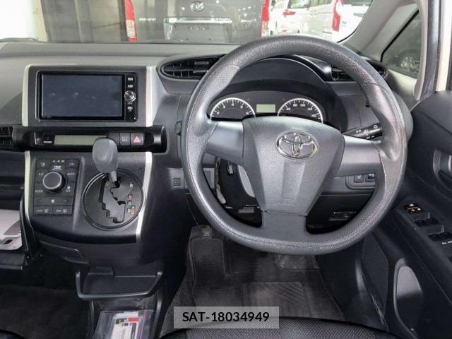 Toyota WISH 2017-07 8284398-2