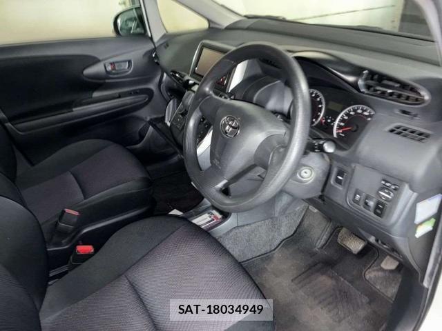 Toyota WISH 2017-07 8284398-5