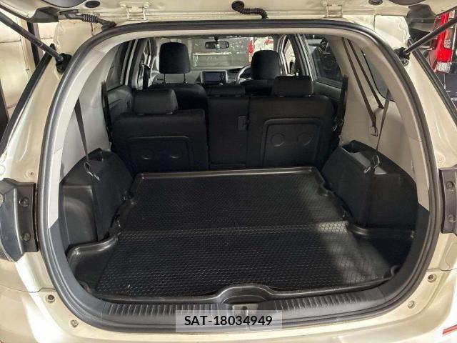 Toyota WISH 2017-07 8284398-7
