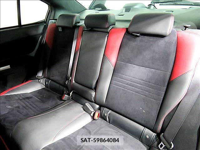 Subaru WRX S4 2015-01 8281263-14