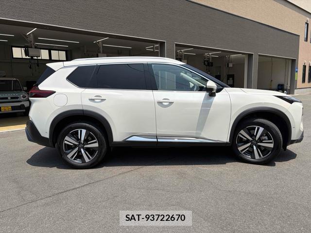 Nissan X-TRAIL 2025-07 8277298-12